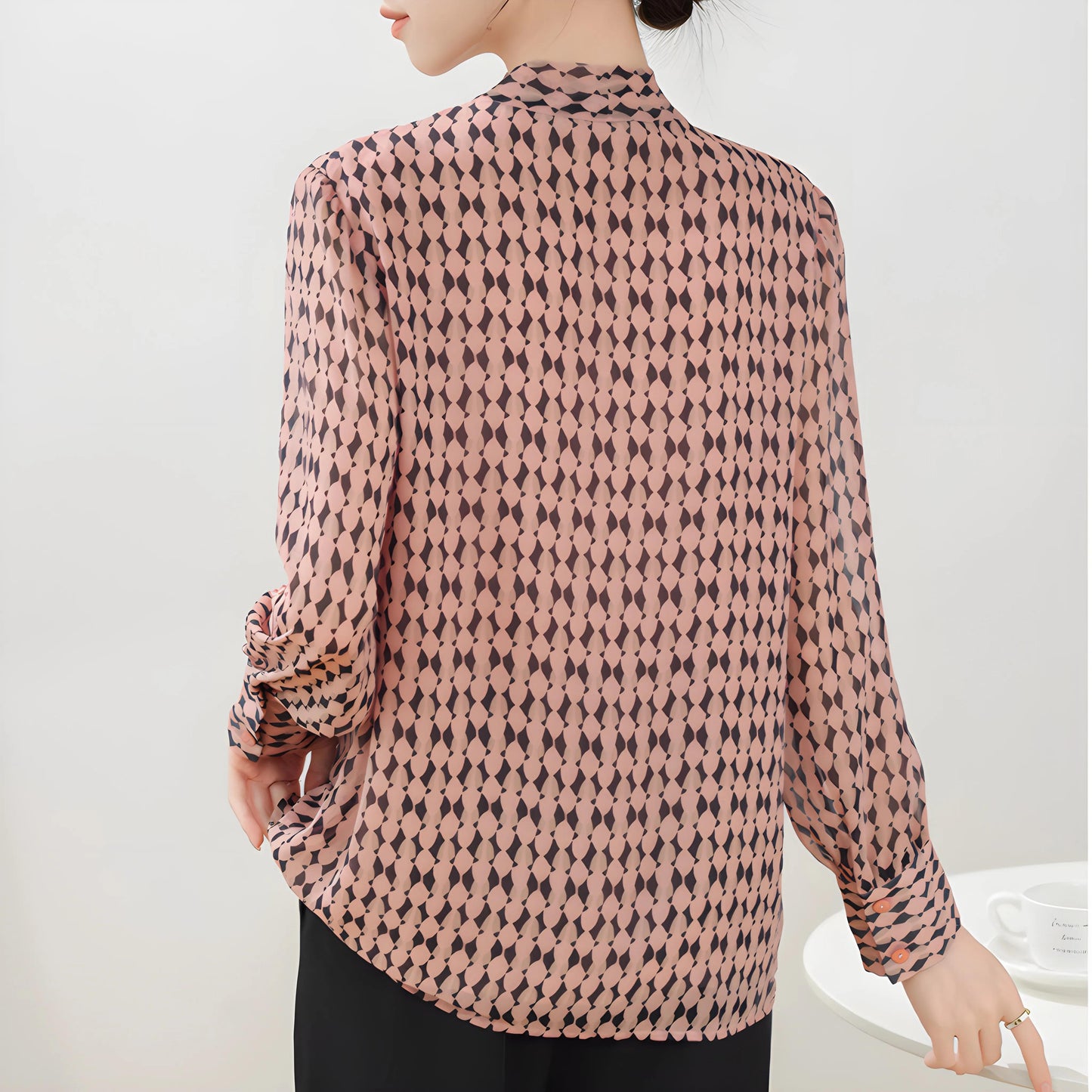 Mila Calm Geo Blouse