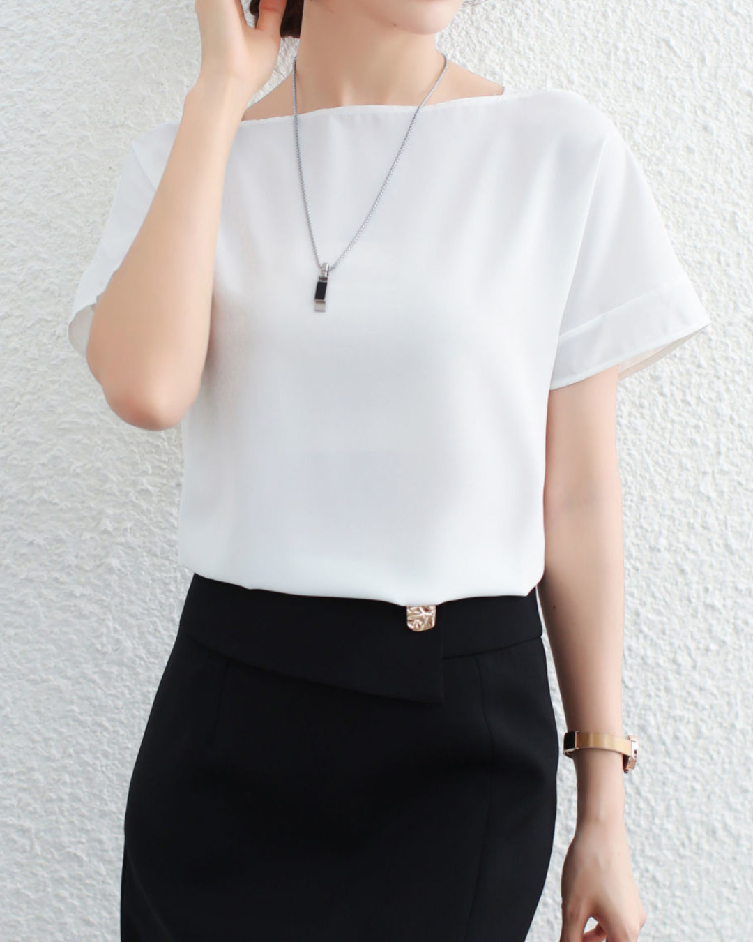 Isla Airy Curve Sleeve Blouse