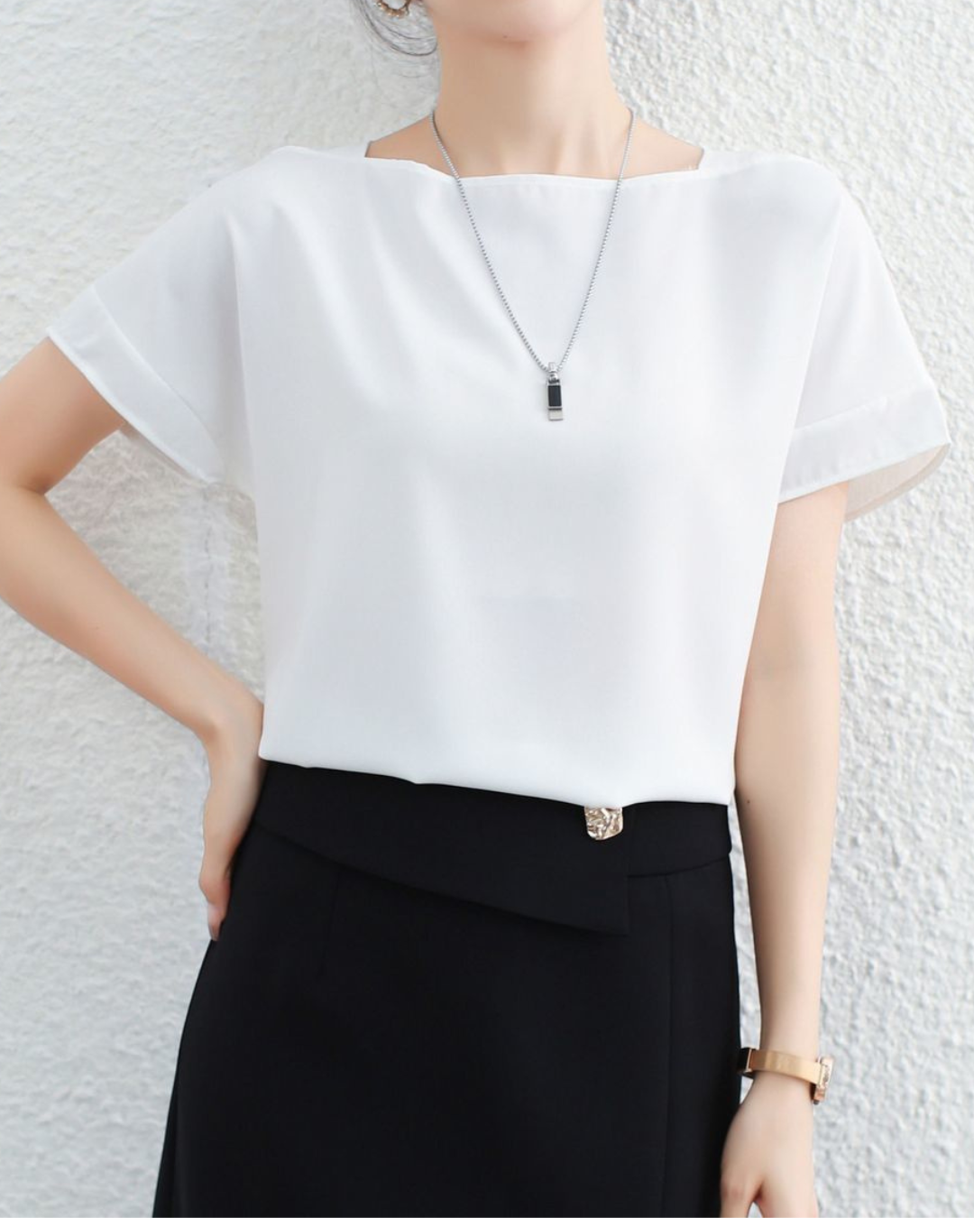 Isla Airy Curve Sleeve Blouse