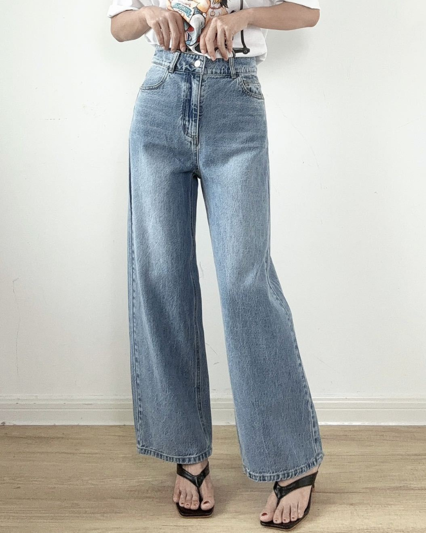Aster Ease Straight Denim