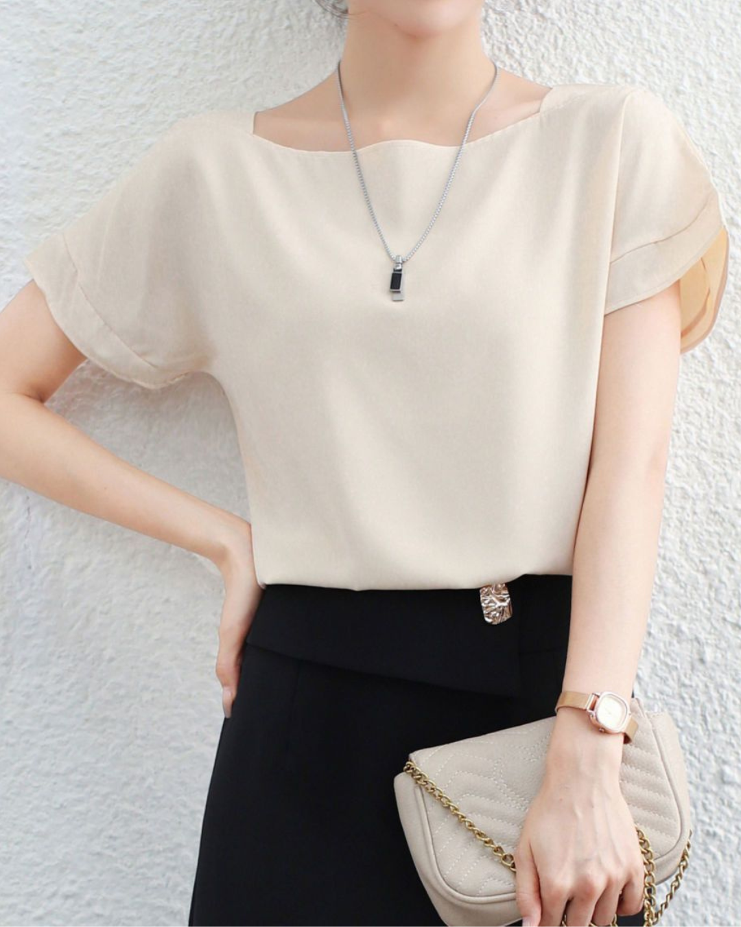 Isla Airy Curve Sleeve Blouse