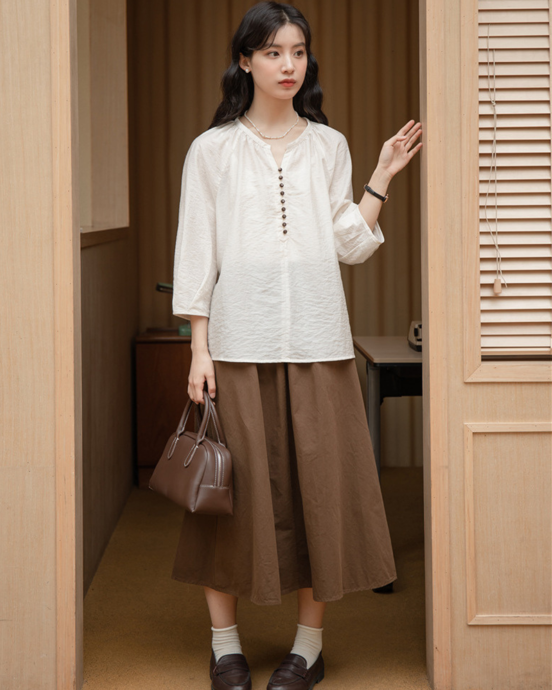 Elise Calm Button Linen Blouse