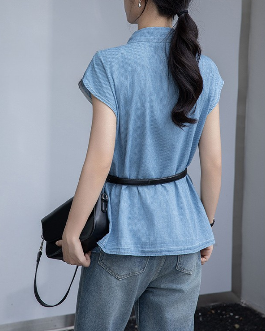 Elise Curve Tie Collar Blouse