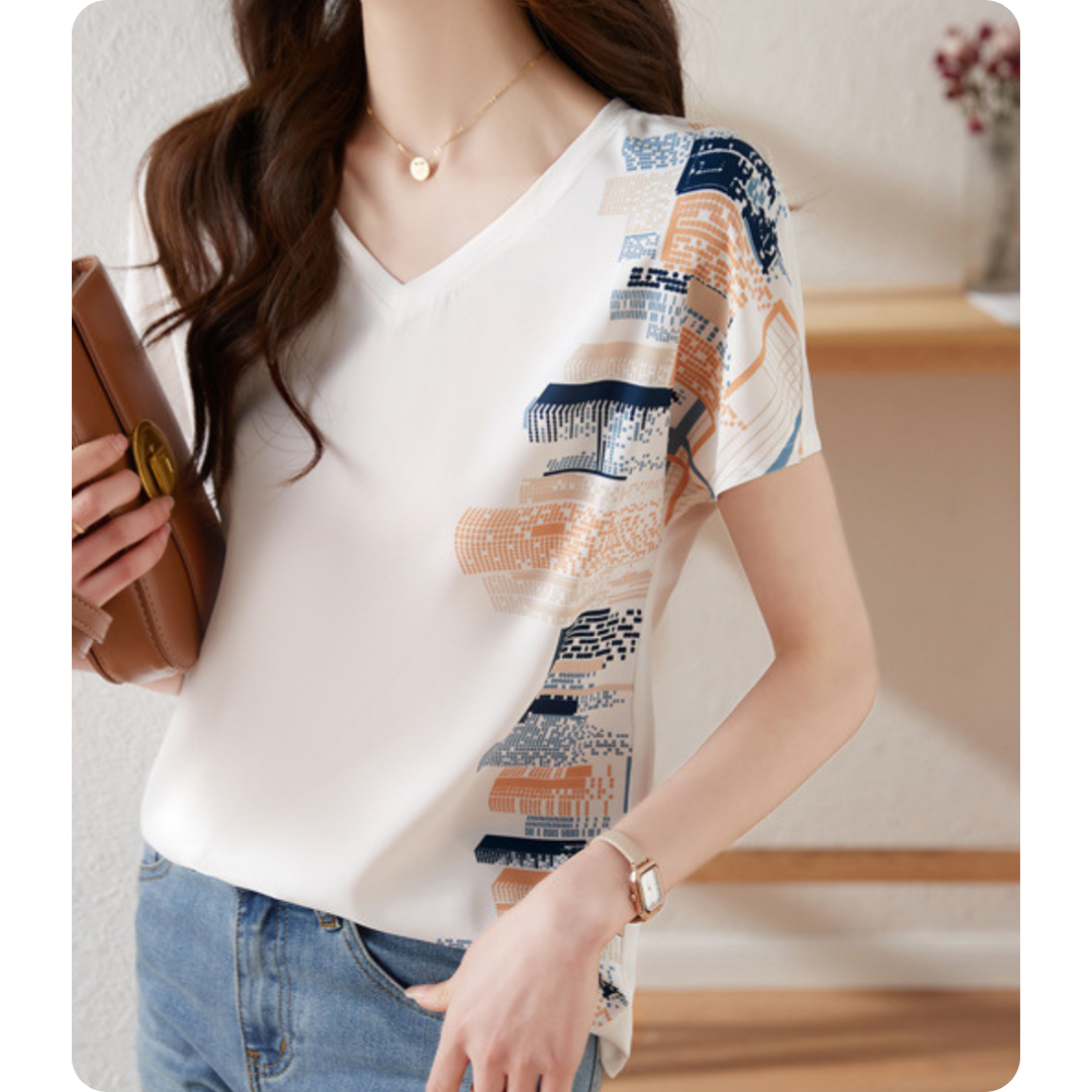 Livia Graphic Side Panel T-Shirt