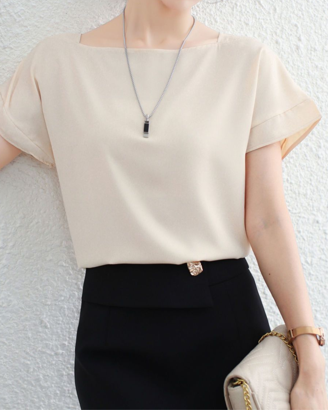 Isla Airy Curve Sleeve Blouse