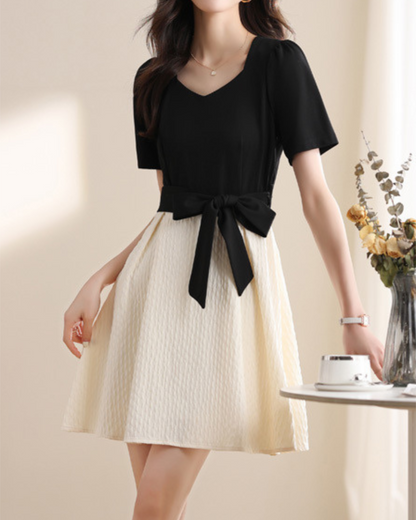 Vivian Contrast Bow Midi Dress
