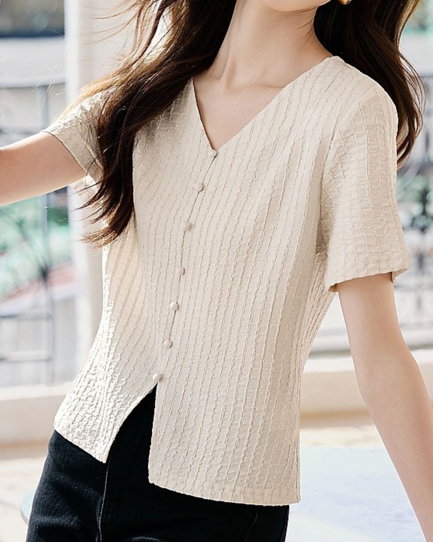 Elora Line Soft Curve T-Shirt