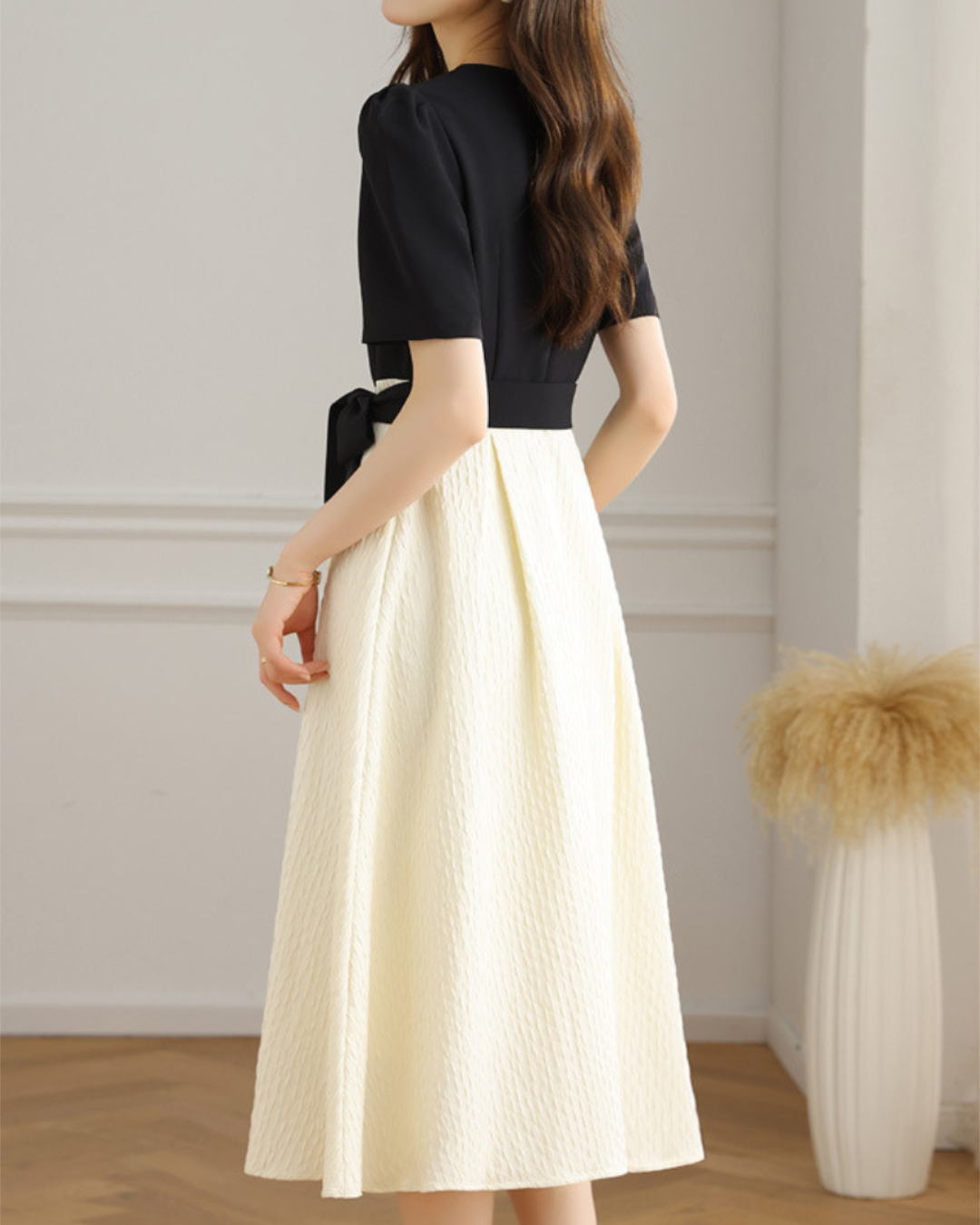 Vivian Contrast Bow Midi Dress