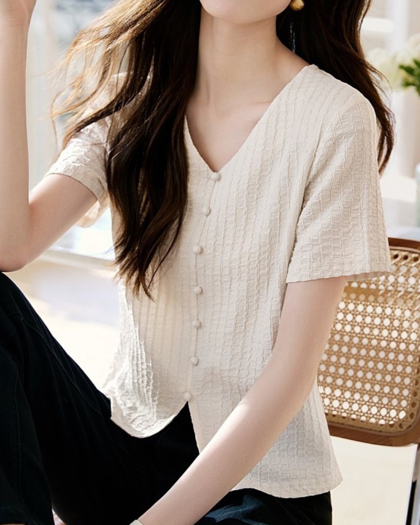 Elora Line Soft Curve T-Shirt