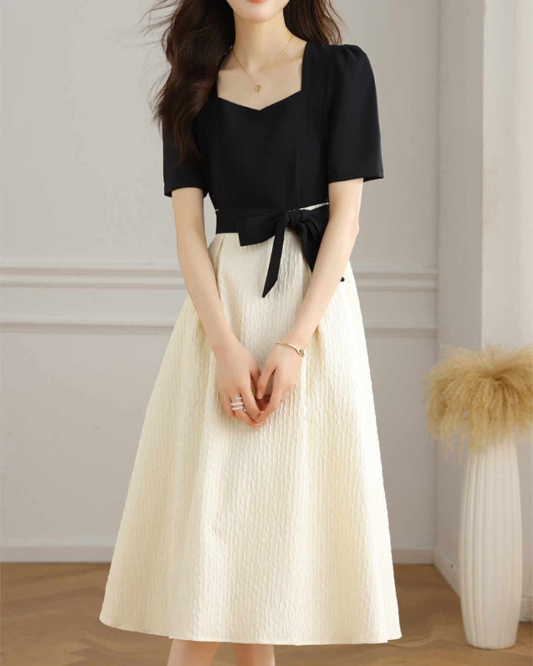 Vivian Contrast Bow Midi Dress