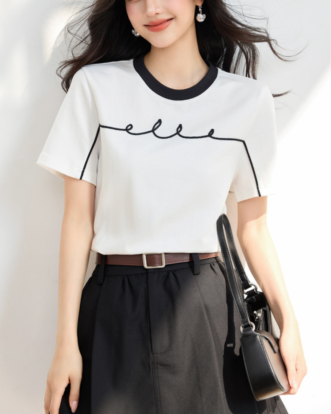 Elle Line Script Trim T-Shirt