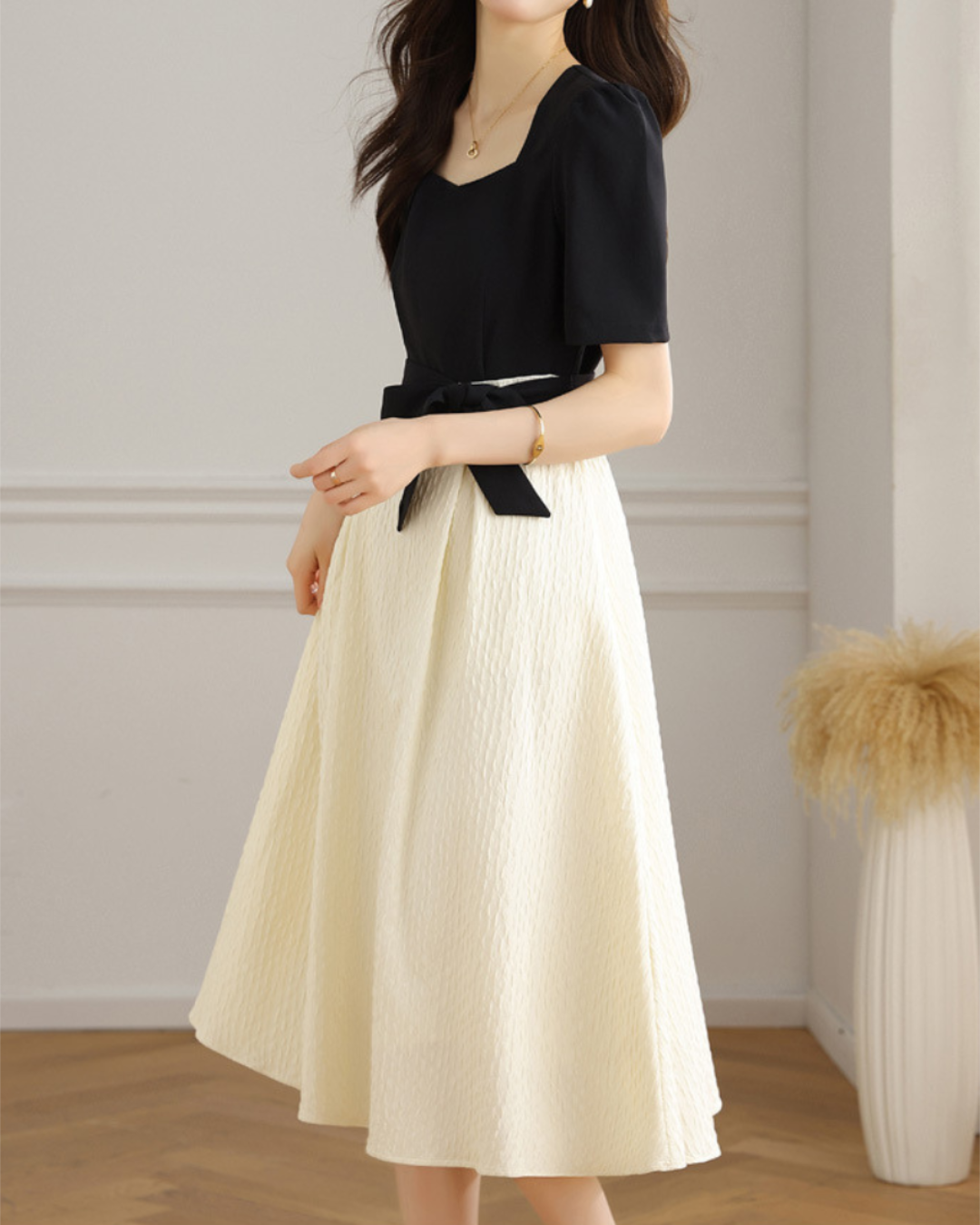 Vivian Contrast Bow Midi Dress