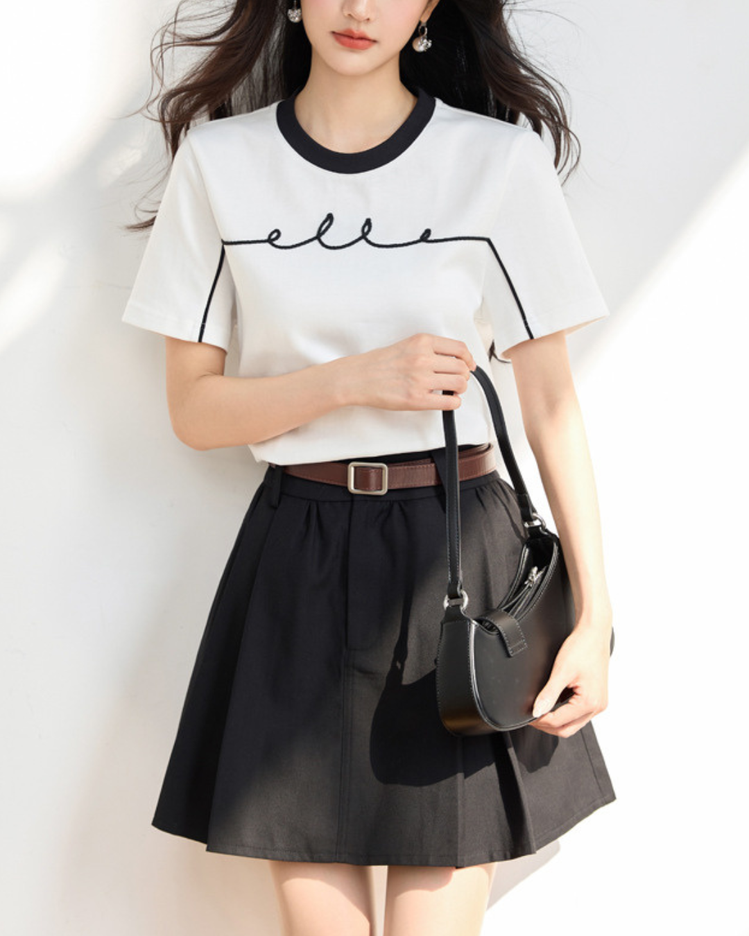 Elle Line Script Trim T-Shirt