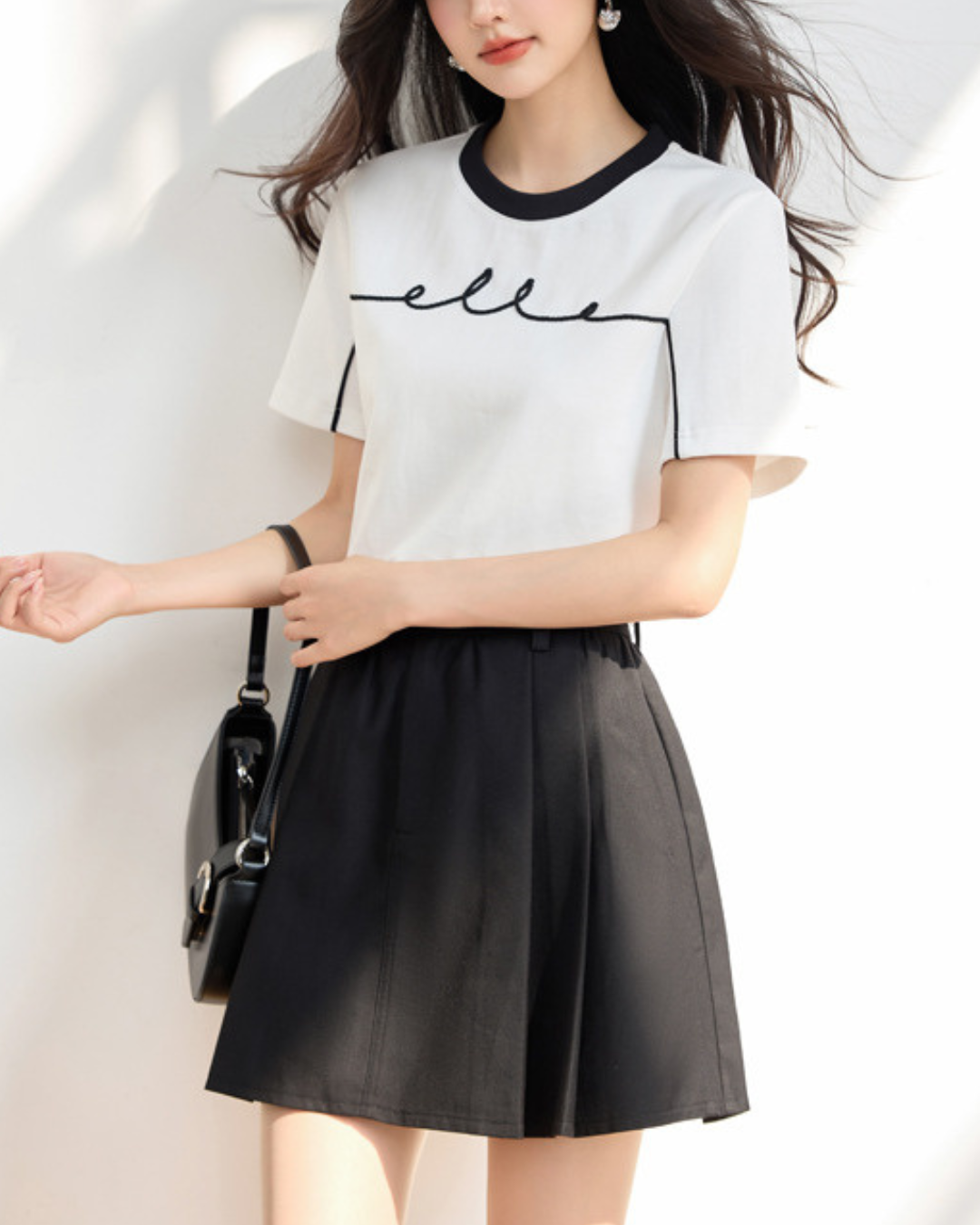 Elle Line Script Trim T-Shirt