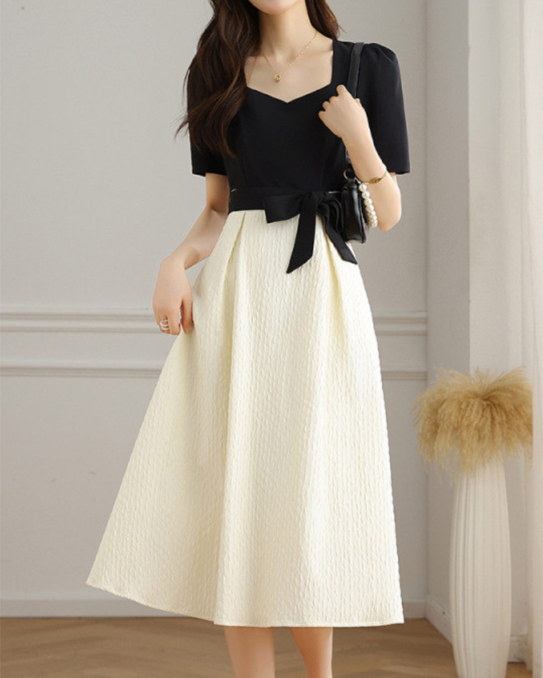 Vivian Contrast Bow Midi Dress
